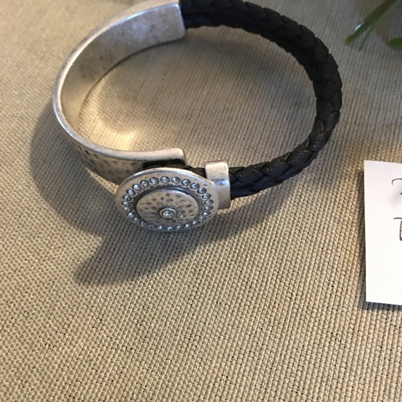 Premier Designs Jewelry - Premier Designs Jewelry Buttons Bracelet